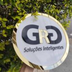 15504881362-plaquinha-sinalizacao-porta-com-logotipo-1-1.jpg